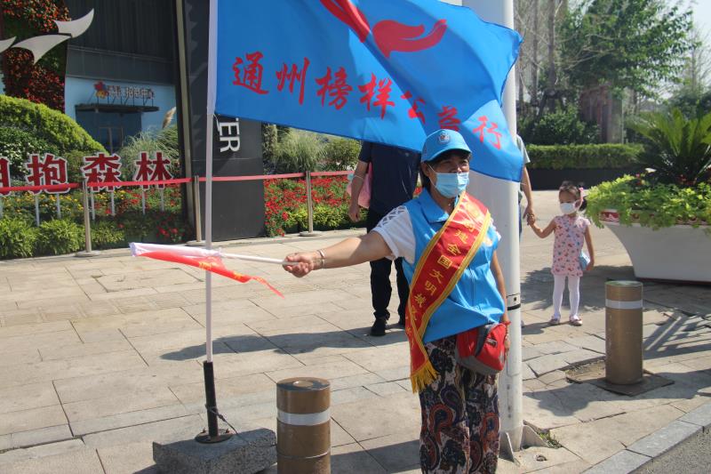 <strong>美女B毛小穴</strong>